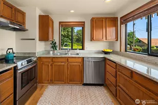 27523 SW Sandy Shores Dr, Vashon, WA 98070 - Photo 6