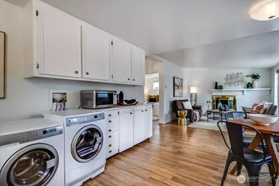 14043 Burke Avenue N, Seattle, WA 98133 - Photo 12