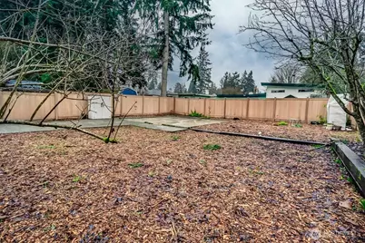 14043 Burke Avenue N, Seattle, WA 98133 - Photo 26