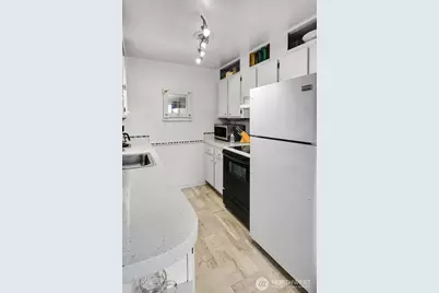 23005 Marine View Drive S, Des Moines, WA 98198 - Photo 10