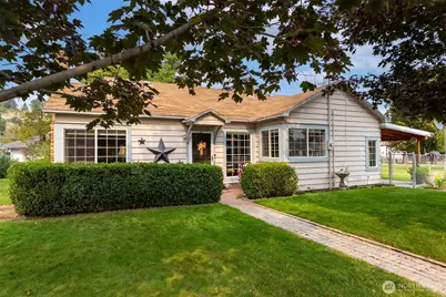 211 S Granite Street, Omak, WA 98841 - Photo 1