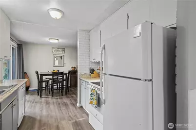 203 S 357th Street, Federal Way, WA 98003 - Photo 12