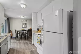 203 S 357th St, Federal Way, WA 98003 - Photo 12