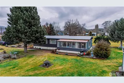 213 Davis Ave., Brewster, WA 98812 - Photo 2