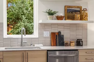 2113 6th Ave W, Seattle, WA 98119 - Photo 12