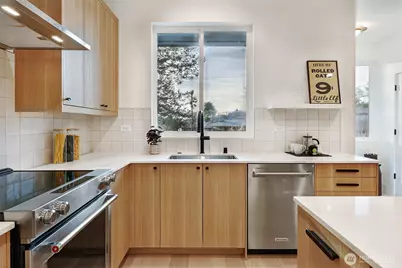 8810 41st Avenue SW, Seattle, WA 98136 - Photo 12