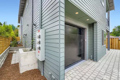 8810 41st Avenue SW, Seattle, WA 98136 - Photo 2