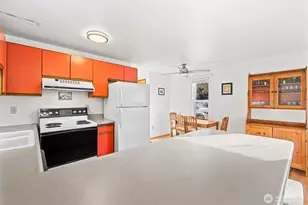 321 S 3rd St, Chelan, WA 98816 - Photo 8