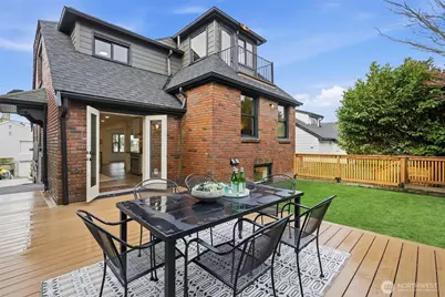 2512 Nob Hill Avenue N, Seattle, WA 98109 - Photo 20