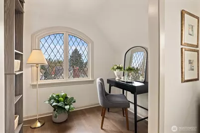 2512 Nob Hill Avenue N, Seattle, WA 98109 - Photo 26