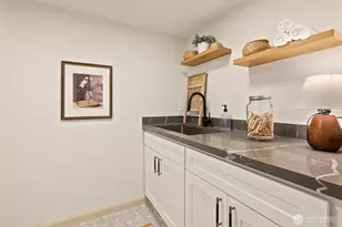 2512 Nob Hill Ave N, Seattle, WA 98109 - Photo 36