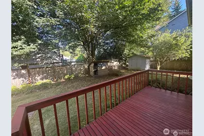 11752 Burke Avenue N, Seattle, WA 98133 - Photo 8