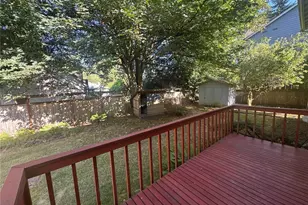 11752 Burke Ave N, Seattle, WA 98133 - Photo 8