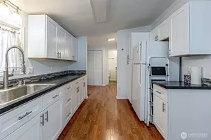 2412 S 371st St, Federal Way, WA 98003 - Photo 6