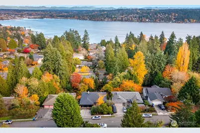 16040 36th Avenue NE, Lake Forest Park, WA 98155 - Photo 2