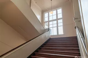 201 Galer St, Seattle, WA 98109 - Photo 18