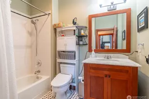 201 Galer St, Seattle, WA 98109 - Photo 14