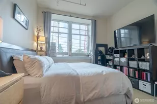 201 Galer St, Seattle, WA 98109 - Photo 12