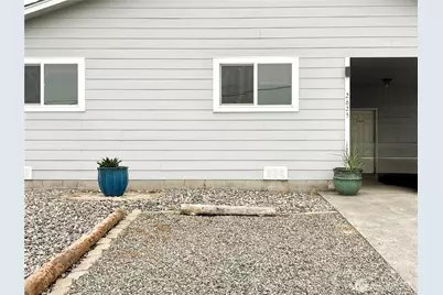 2625 W Beach Road, Oak Harbor, WA 98277 - Photo 2