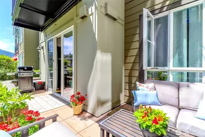 1840 25th Avenue NE #204, Issaquah, WA 98029 - Photo 4