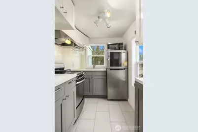 3010 SW City View Street, Seattle, WA 98126 - Photo 8