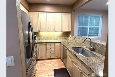 13000 Admiralty Way #B201, Everett, WA 98204 - Photo 6