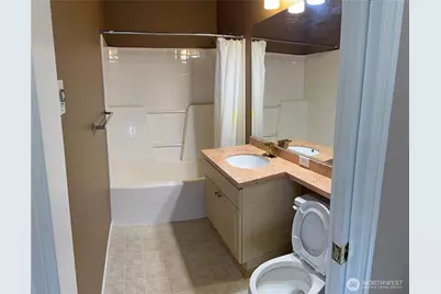 13000 Admiralty Way #B201, Everett, WA 98204 - Photo 8