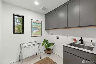 10733 17th Avenue NE, Seattle, WA 98125 - Photo 32