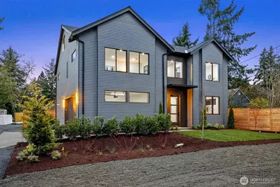 10733 17th Avenue NE, Seattle, WA 98125 - Photo 2