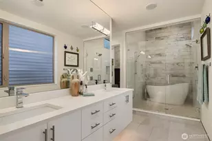 3743 W Commodore Way, Seattle, WA 98199 - Photo 20