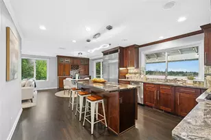 13603 SE 55th Pl, Bellevue, WA 98006 - Photo 10