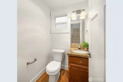 9209 Interlake Avenue N #A, Seattle, WA 98103 - Photo 14