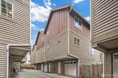 9209 Interlake Avenue N #A, Seattle, WA 98103 - Photo 32