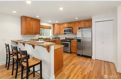 9209 Interlake Avenue N #A, Seattle, WA 98103 - Photo 10