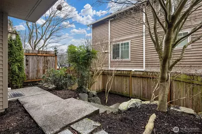 9209 Interlake Avenue N #A, Seattle, WA 98103 - Photo 26