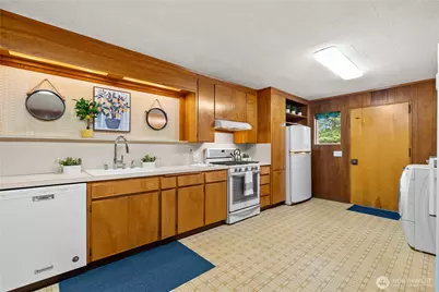 17012 SE 128th Street, Renton, WA 98059 - Photo 10