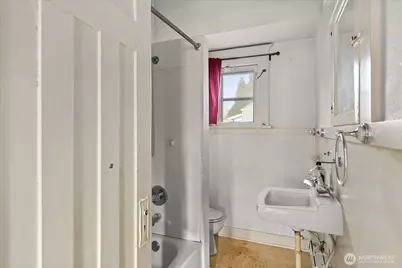 2432 Pine Street #A, Everett, WA 98201 - Photo 18