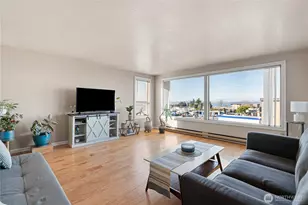 813 S 227th Pl, Des Moines, WA 98198 - Photo 2