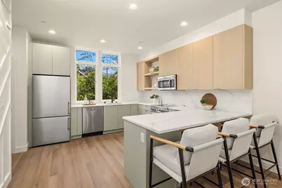 1615 N 50th Street #B, Seattle, WA 98103 - Photo 6