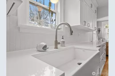 1301 Oakes Avenue, Everett, WA 98201 - Photo 16