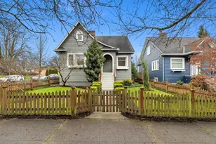 1301 Oakes Ave, Everett, WA 98201 - Photo 2