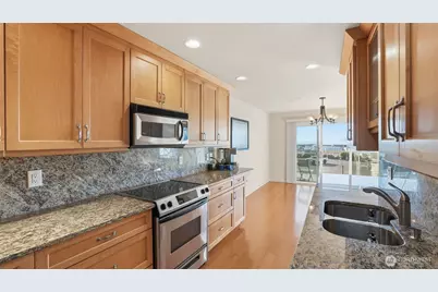 22222 Dock Avenue S #1B, Des Moines, WA 98198 - Photo 12