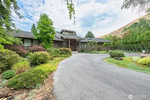 409 Austin Ave, Wenatchee, WA 98801 - Photo 2