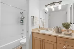 19230 Forest Park Dr NE, Seattle, WA 98155 - Photo 14