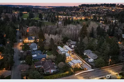 8024 NE 8th St, Medina, WA 98039 - Photo 36