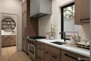 8024 NE 8th St, Medina, WA 98039 - Photo 8