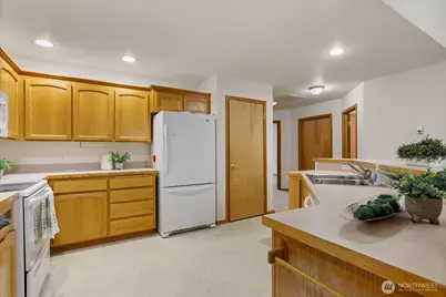 606 NW 12th Loop, Oak Harbor, WA 98277 - Photo 16