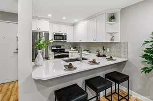 275 W Roy St, Seattle, WA 98119 - Photo 8