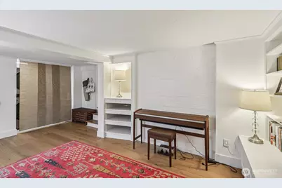 2418 W Boston, Seattle, WA 98199 - Photo 24