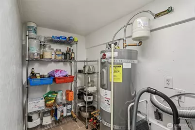 2418 W Boston, Seattle, WA 98199 - Photo 26